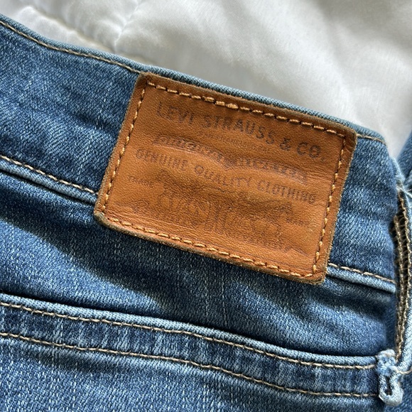 Levi Super Skinny Stretchy Jeans Size 30 - Picture 2 of 8